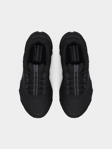 SKECHERS Низкие кроссовки 'GO RUN TRAIL ALTITUDE 2.0' в Черный