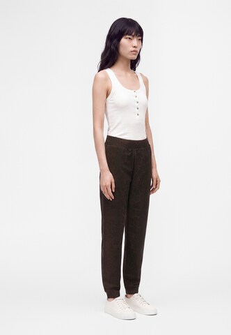 EA7 Emporio Armani Zúžený strih Nohavice - Hnedá