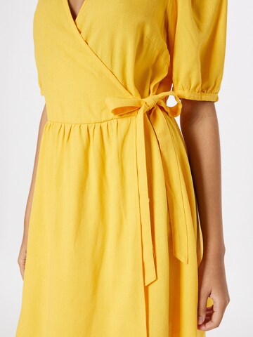 Robe 'JESMILO' VERO MODA en jaune