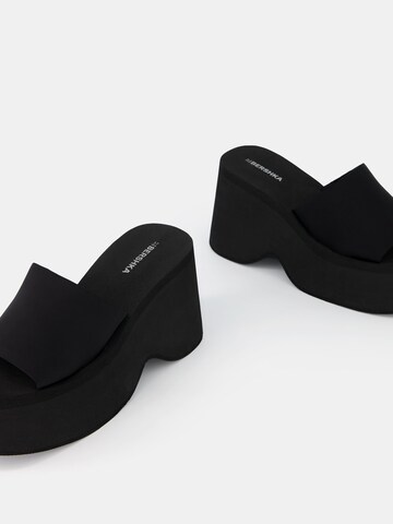 Mule Bershka en noir