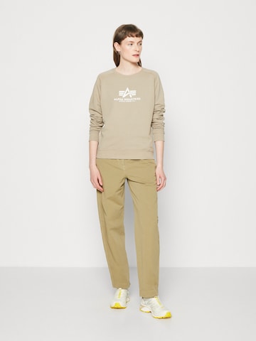 Bluză de molton de la ALPHA INDUSTRIES pe bej
