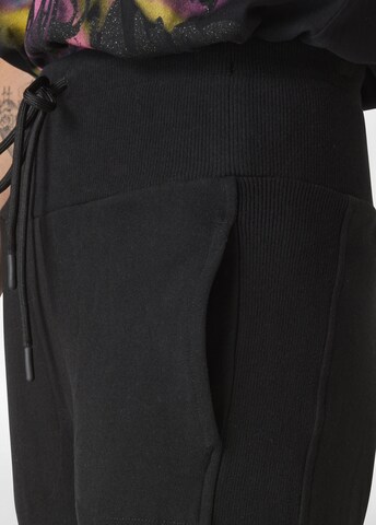 DEHA Tapered Hose in Schwarz