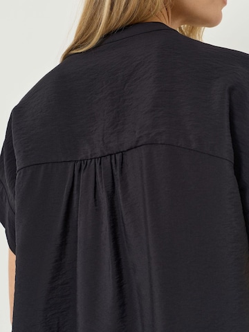 Tamaris Blouse in Black