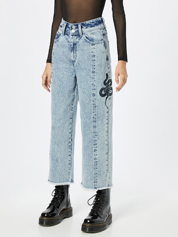 Wide leg Jeans 'Lou' de la ABOUT YOU x INNA pe albastru: față