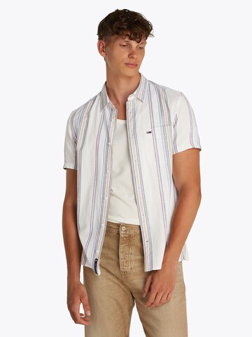 Tommy Jeans Regular fit Overhemd in Wit: voorkant