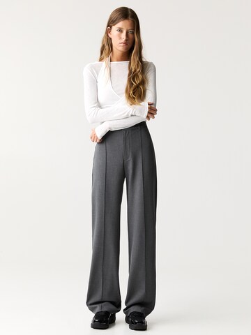 Loosefit Pantalon Pull&Bear en gris