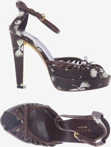 Gucci Sandals & High-Heeled Sandals in 35 in Brown: front