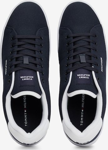 TOMMY HILFIGER Sneaker in Blau