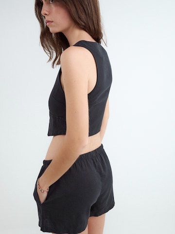 BALMOHK Pukuliivi värissä musta