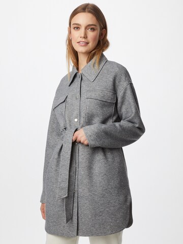 VERO MODA - Chaqueta de entretiempo 'Dona Vita' en gris: frente