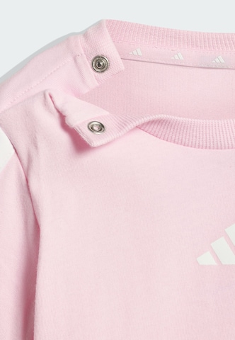 ADIDAS SPORTSWEAR - Chándal 'Essentials' en rosa