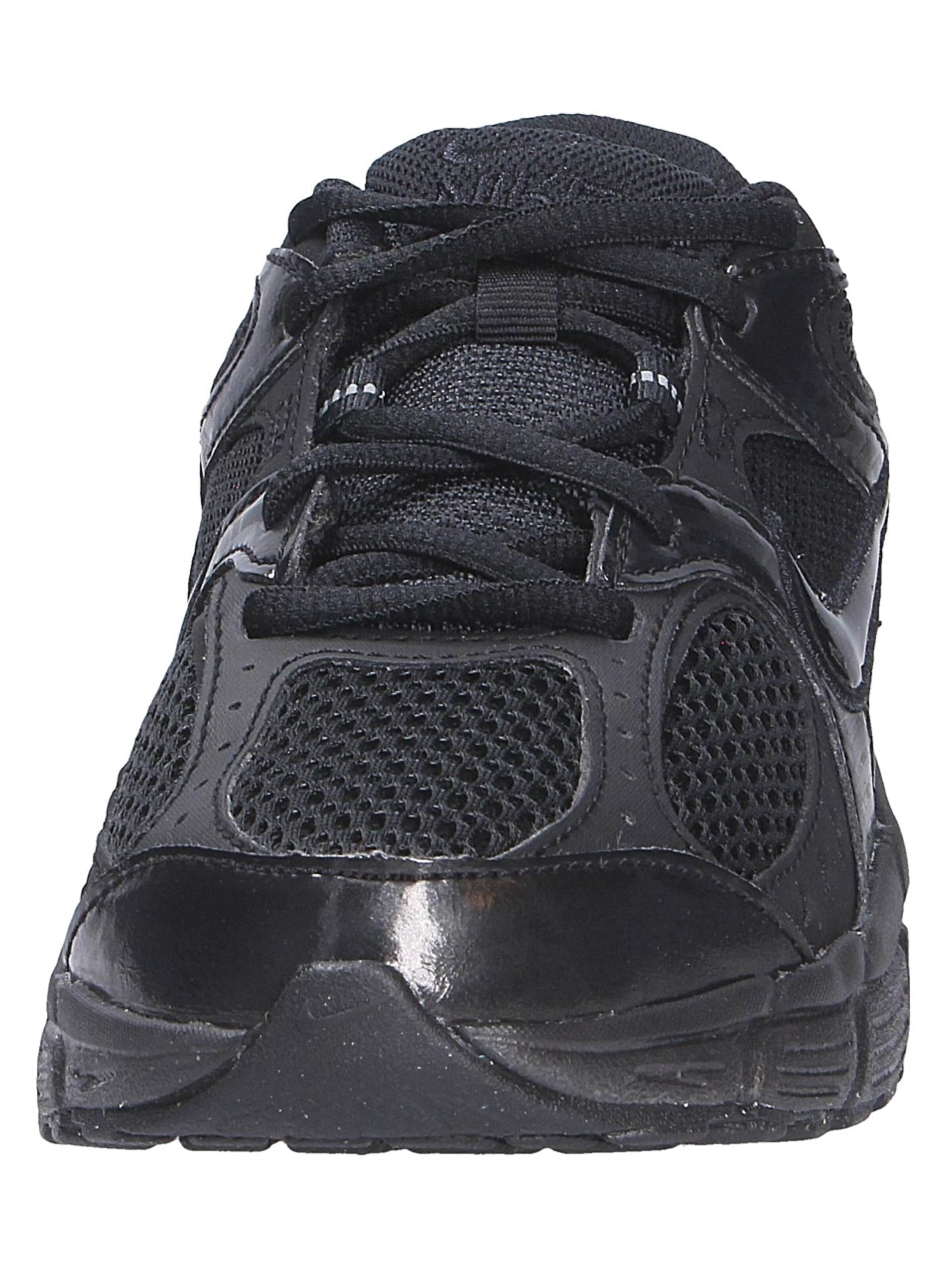 NIKE Sports shoe 'V5 RNR' in Black