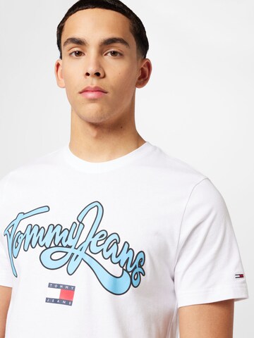Tommy Jeans قميص 'College' بلون أبيض