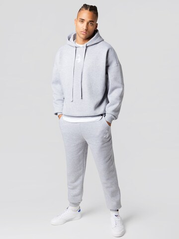 VIERVIER Tapered Sweatpants 'Lenja' in Grau