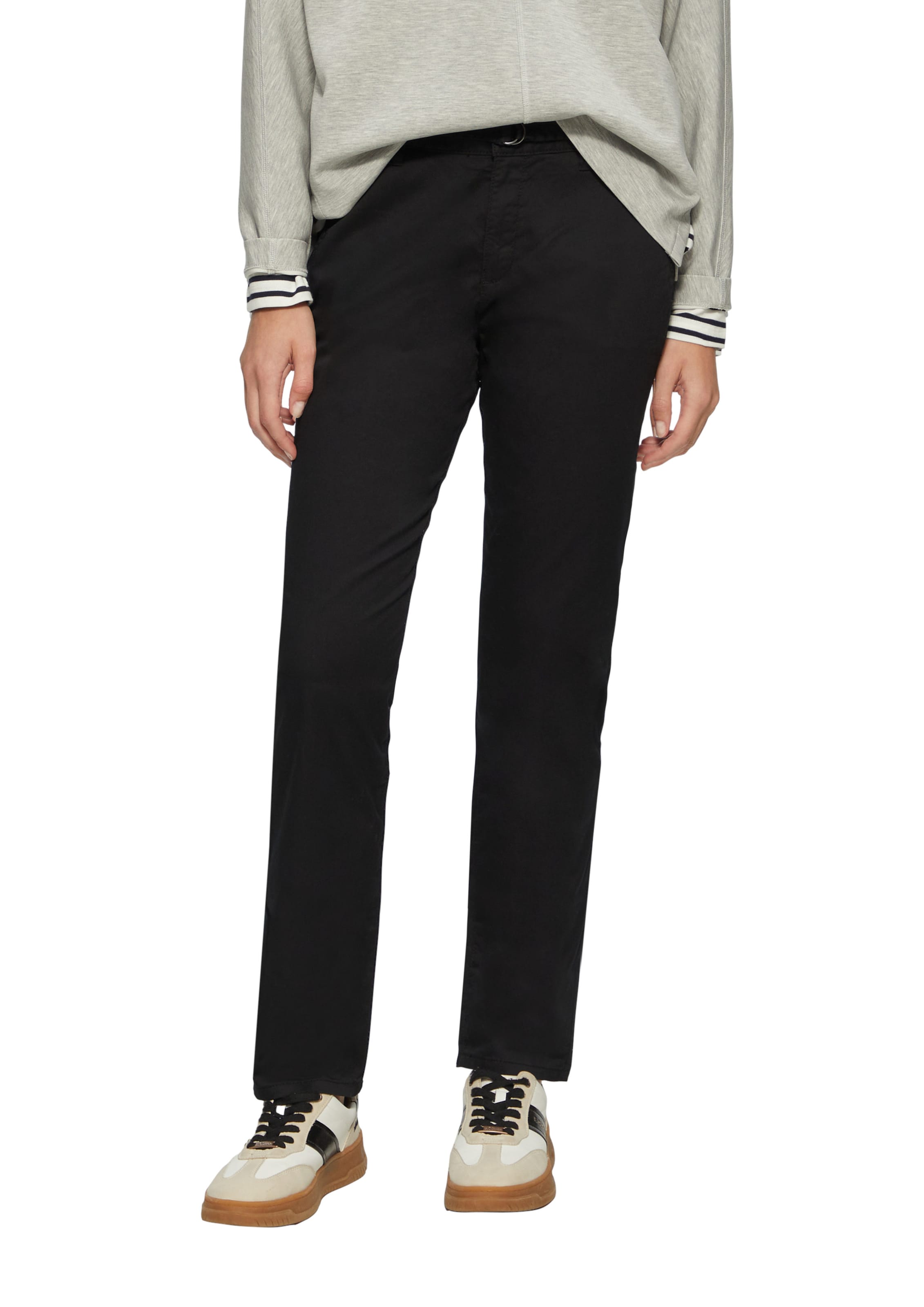 s.Oliver Tapered Chino trousers in Black: front