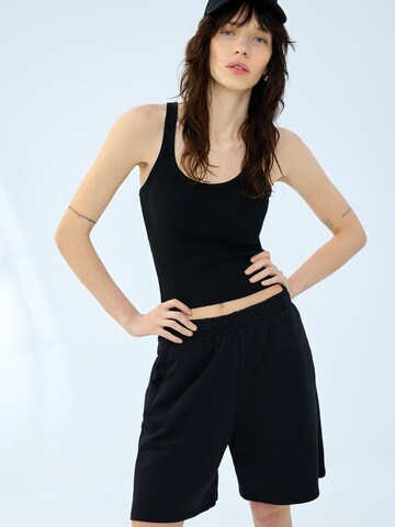 Bershka Loosefit Kalhoty – černá