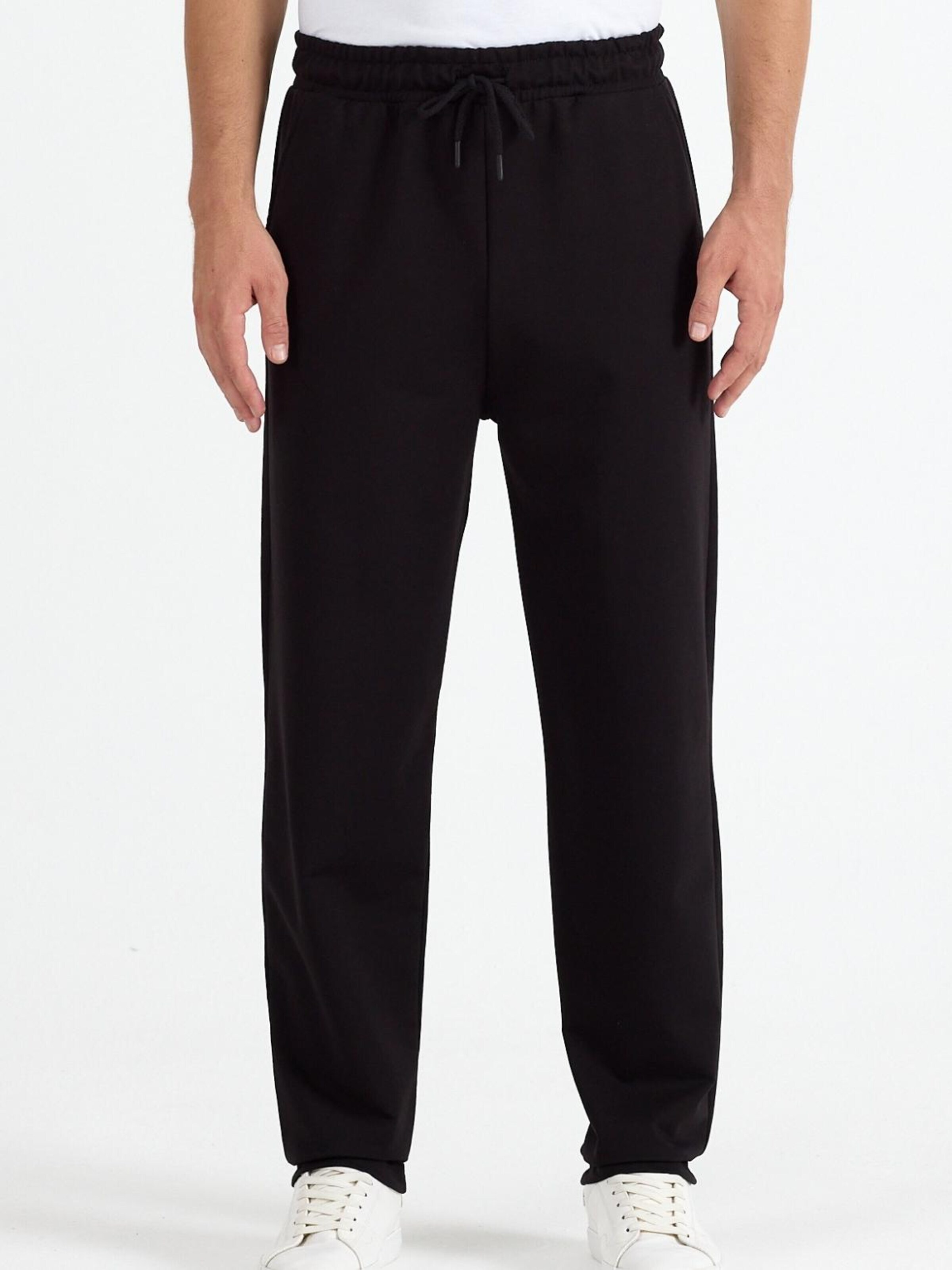 Maxx Free Regular Workout Pants in Black: front