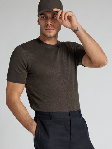 IUMAN Intimissimi Cap in Brown