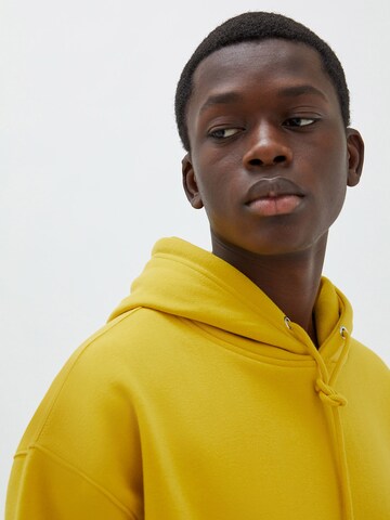 Pull&Bear Sweatshirt in Yellow