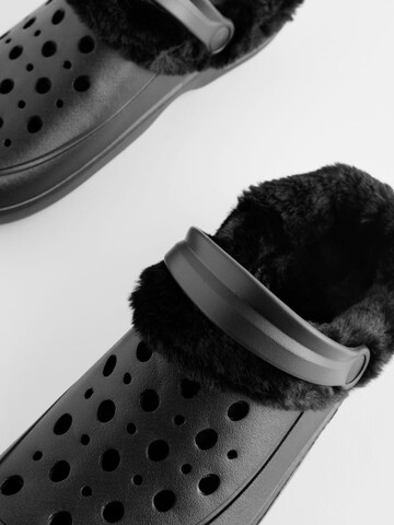 Next Clogs in Schwarz