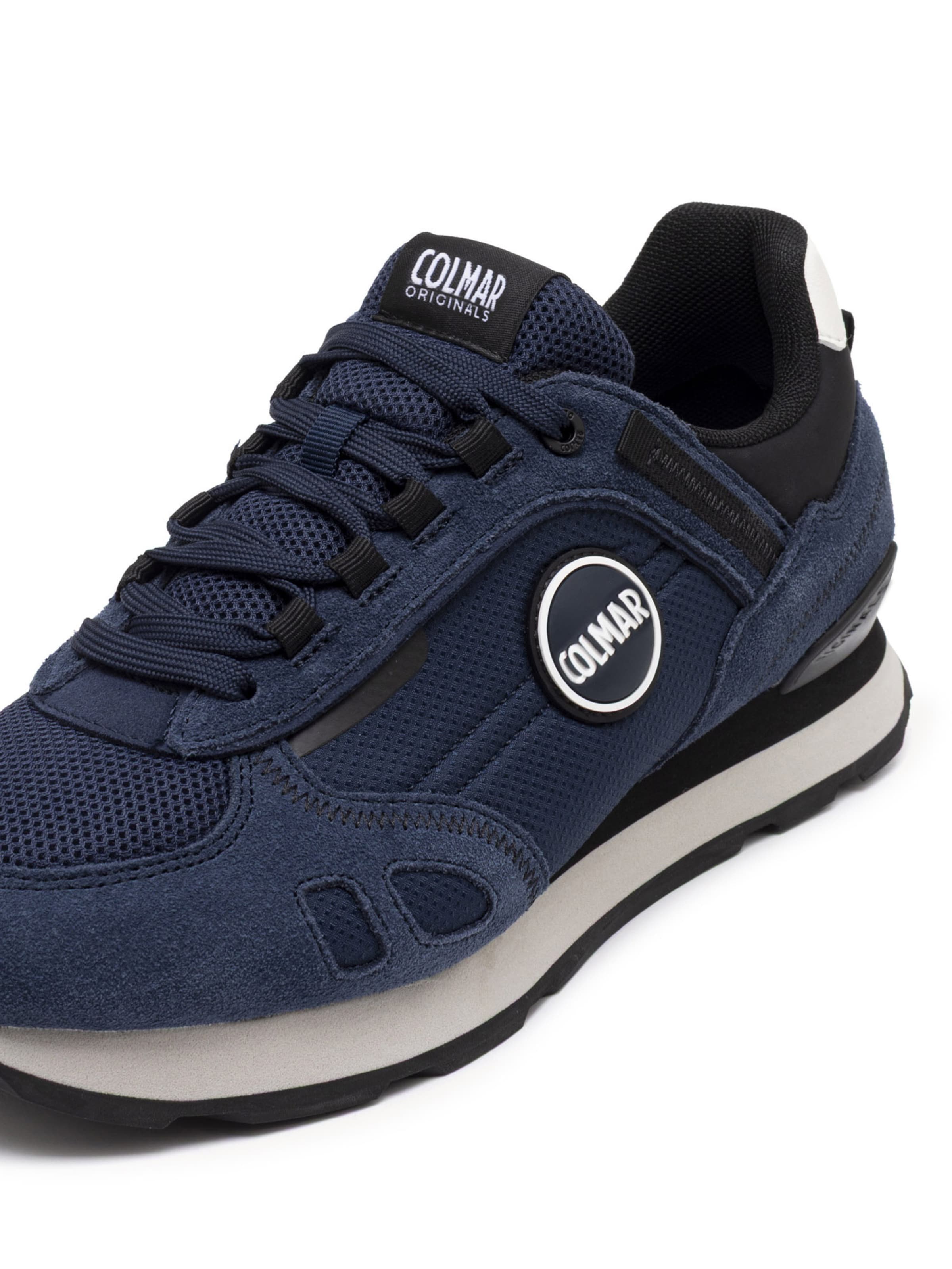Baskets basses 'Travis Sport Bold' Colmar en bleu : sur le côté