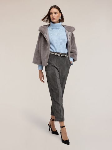 Regular Pantalon MOTIVI en gris