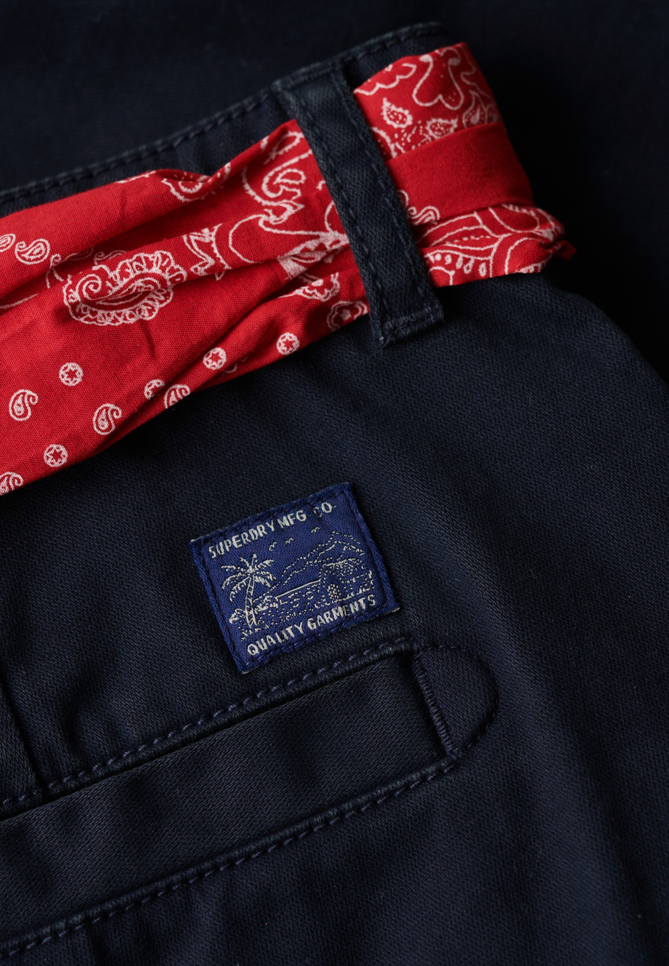 Superdry Regular Chinohose in Blau