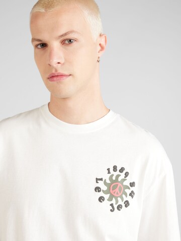 Lee T-Shirt in Beige