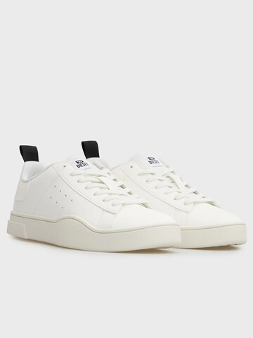 Baskets basses 'S-CLEVER' DIESEL en blanc