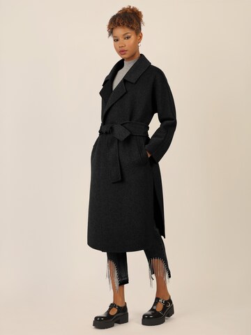 APART Between-Seasons Coat in Black