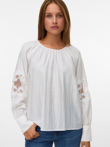 VERO MODA Bluza | bela barva: sprednja stran