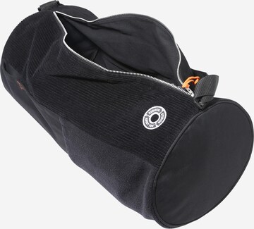 ABOUT YOU REBIRTH STUDIOS Cestovní taška 'GYM BAG' – černá