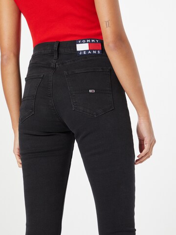 Tommy Jeans Skinny Farkut 'SYLVIA' värissä musta