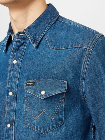 WRANGLER جينز مضبوط قميص 'Western Shirt' بلون أزرق