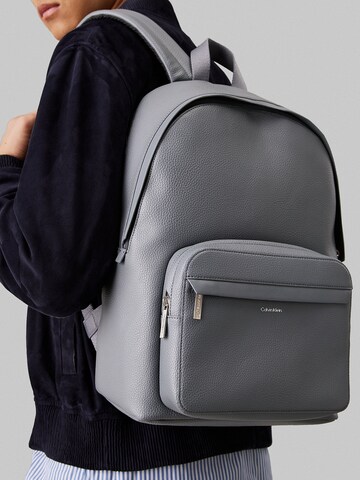 Calvin Klein Rucksack 'Must' in Blau