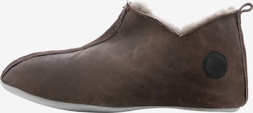 SHEPHERD Pantolette 'Henrik' in Braun: Vorderseite