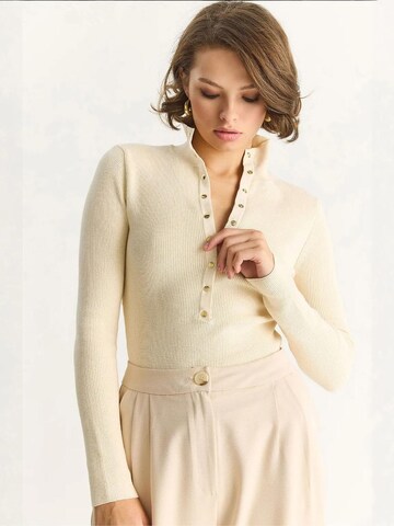 Bianco Lucci Trui in Beige