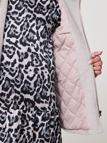 KOROSHI - Chaqueta de entretiempo en blanco