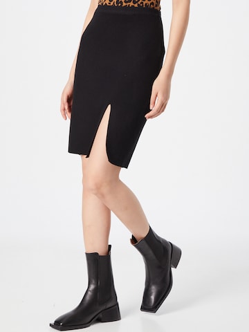 Urban Classics Skirt in Black: front