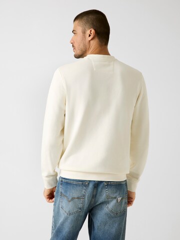 GUESS Sweatshirt in White
