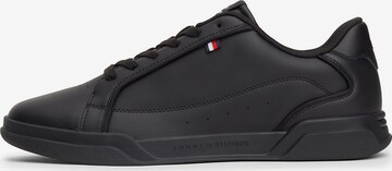 Baskets basses TOMMY HILFIGER en noir : devant