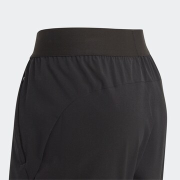 ADIDAS SPORTSWEAR Normalny krój Spodnie sportowe 'Train Icons Aeroready Logo ' w kolorze czarny