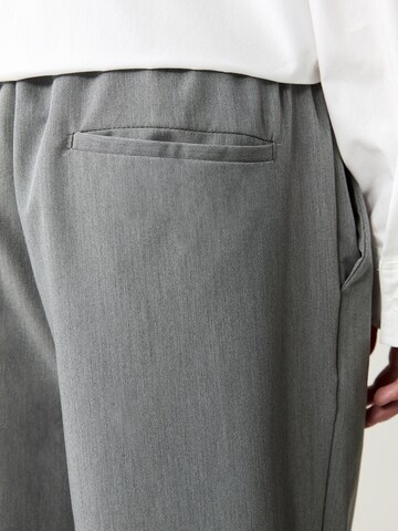 Pull&Bear Loosefit Broek in Grijs