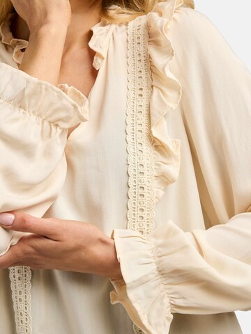 Liberte Essentiel Shirt ' LAURA ' in White