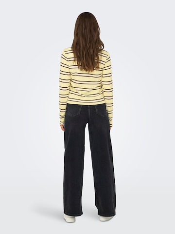 ONLY - Camiseta 'ONLEvie' en amarillo