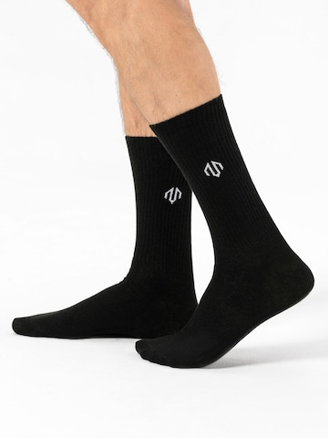MOROTAI Athletic Socks in Black: front