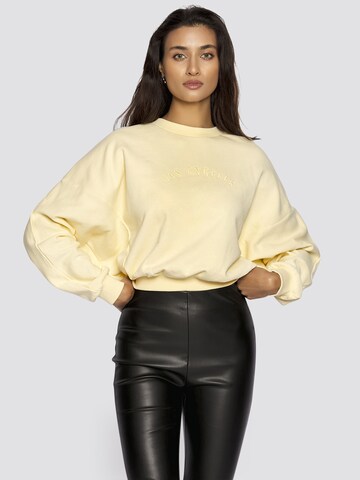 Sweat-shirt ' Eve ' Gina Tricot en jaune : devant