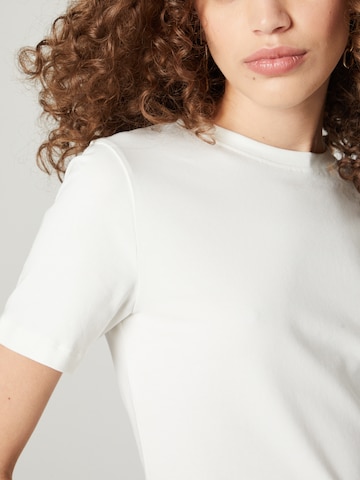 A LOT LESS Тениска 'Vivian' в бяло