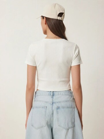 Camicia da donna 'Blusen' di Happiness İstanbul in beige