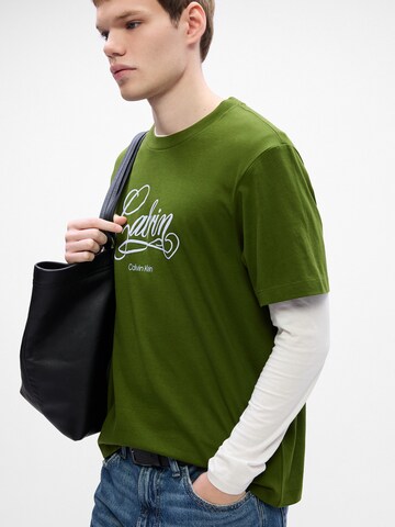Calvin Klein Jeans Тениска '20s' в зелено